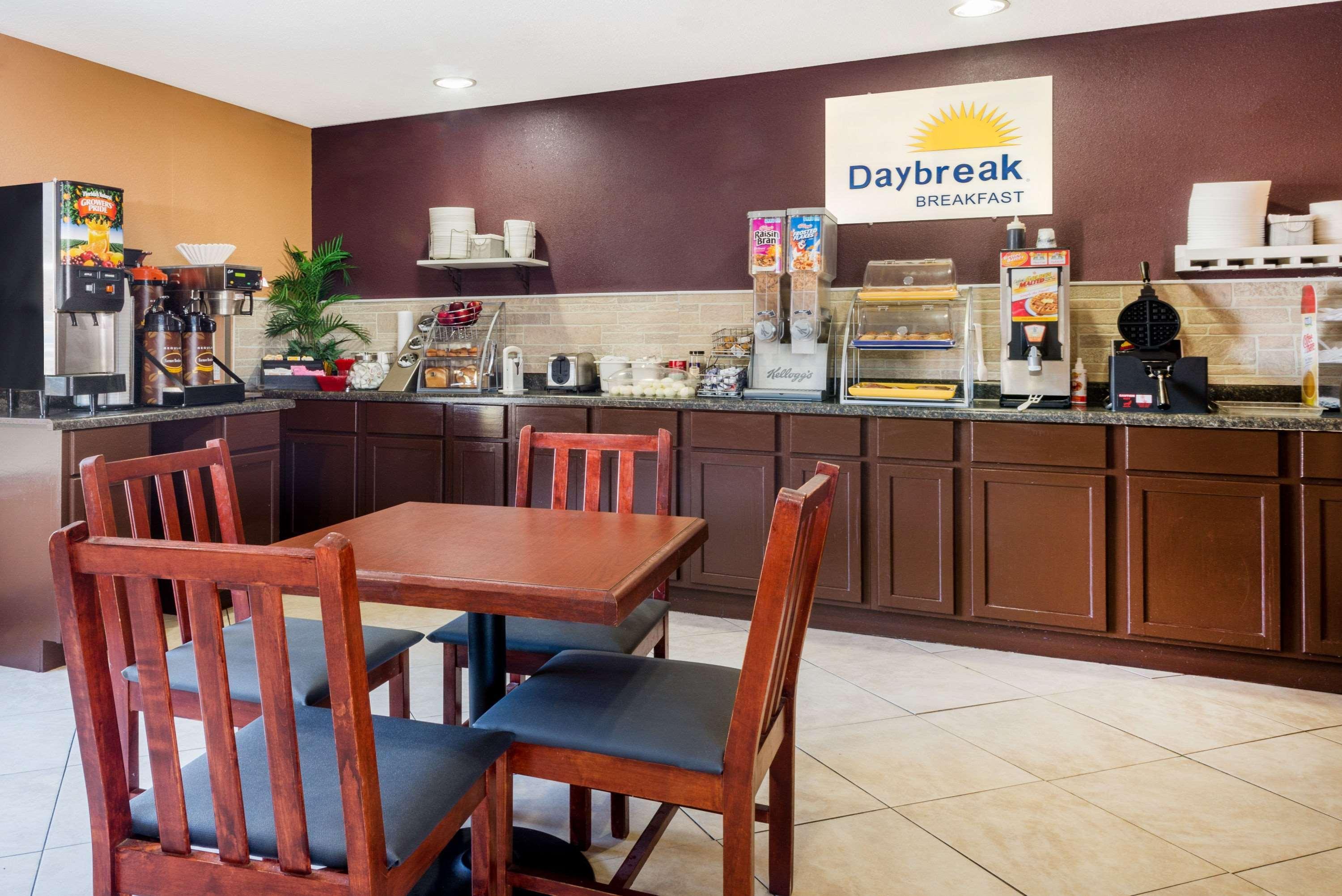 Days Inn By Wyndham Anderson In Dış mekan fotoğraf