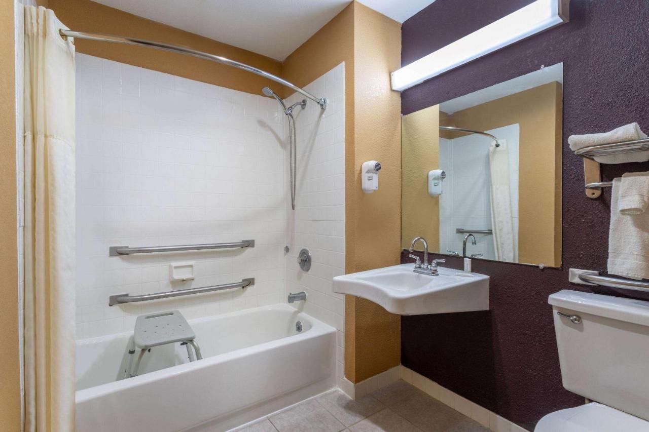 Days Inn By Wyndham Anderson In Dış mekan fotoğraf